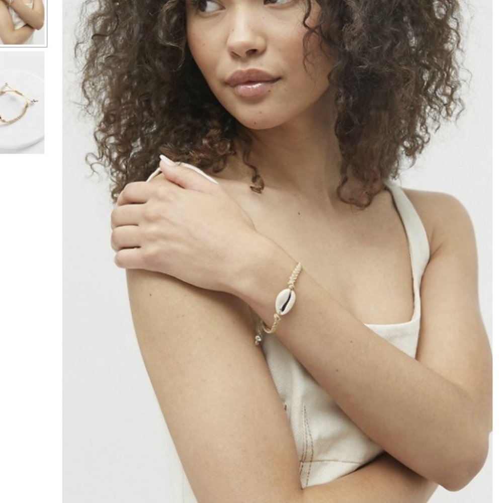 Cowrie Shell Bracelet - Picture 3 of 3